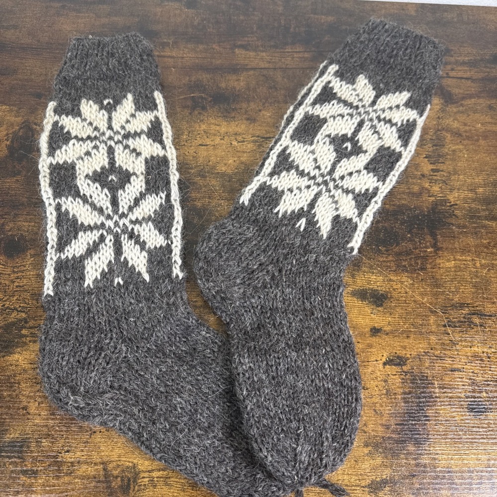 Artisan Hand-Knitted Wool Winter Slipper Socks Cozy Cabin Hygge Grey White NEW